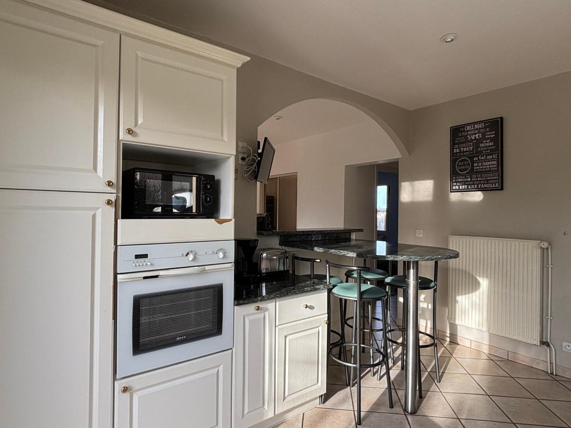 Maison Arromanches: Spacious 5-Bedroom with Garden, Near Beach Tracy-sur-Mer Exterior photo