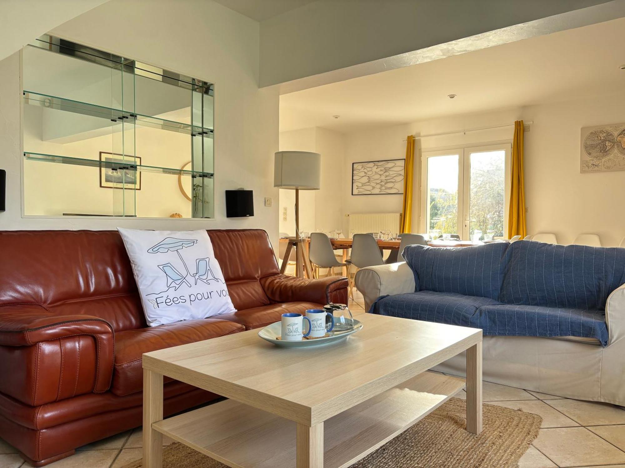 Maison Arromanches: Spacious 5-Bedroom with Garden, Near Beach Tracy-sur-Mer Exterior photo