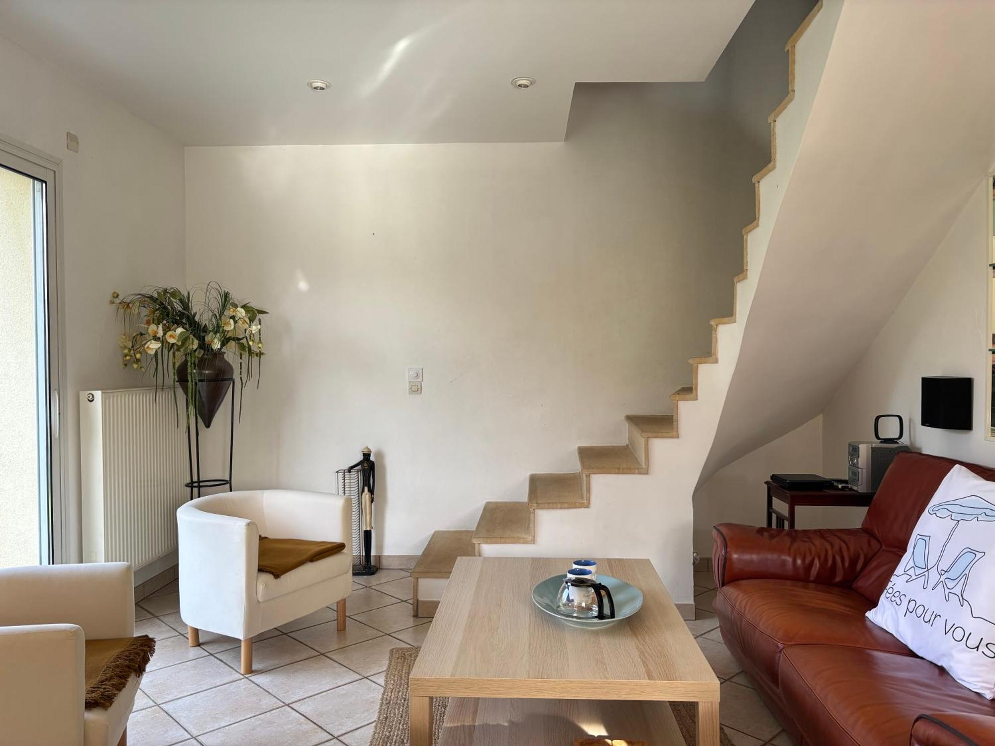 Maison Arromanches: Spacious 5-Bedroom with Garden, Near Beach Tracy-sur-Mer Exterior photo