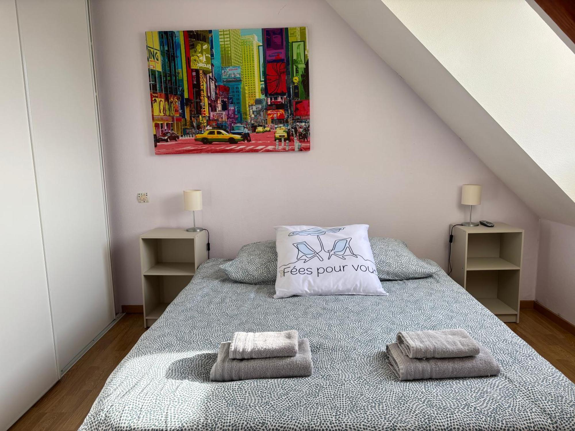 Maison Arromanches: Spacious 5-Bedroom with Garden, Near Beach Tracy-sur-Mer Exterior photo