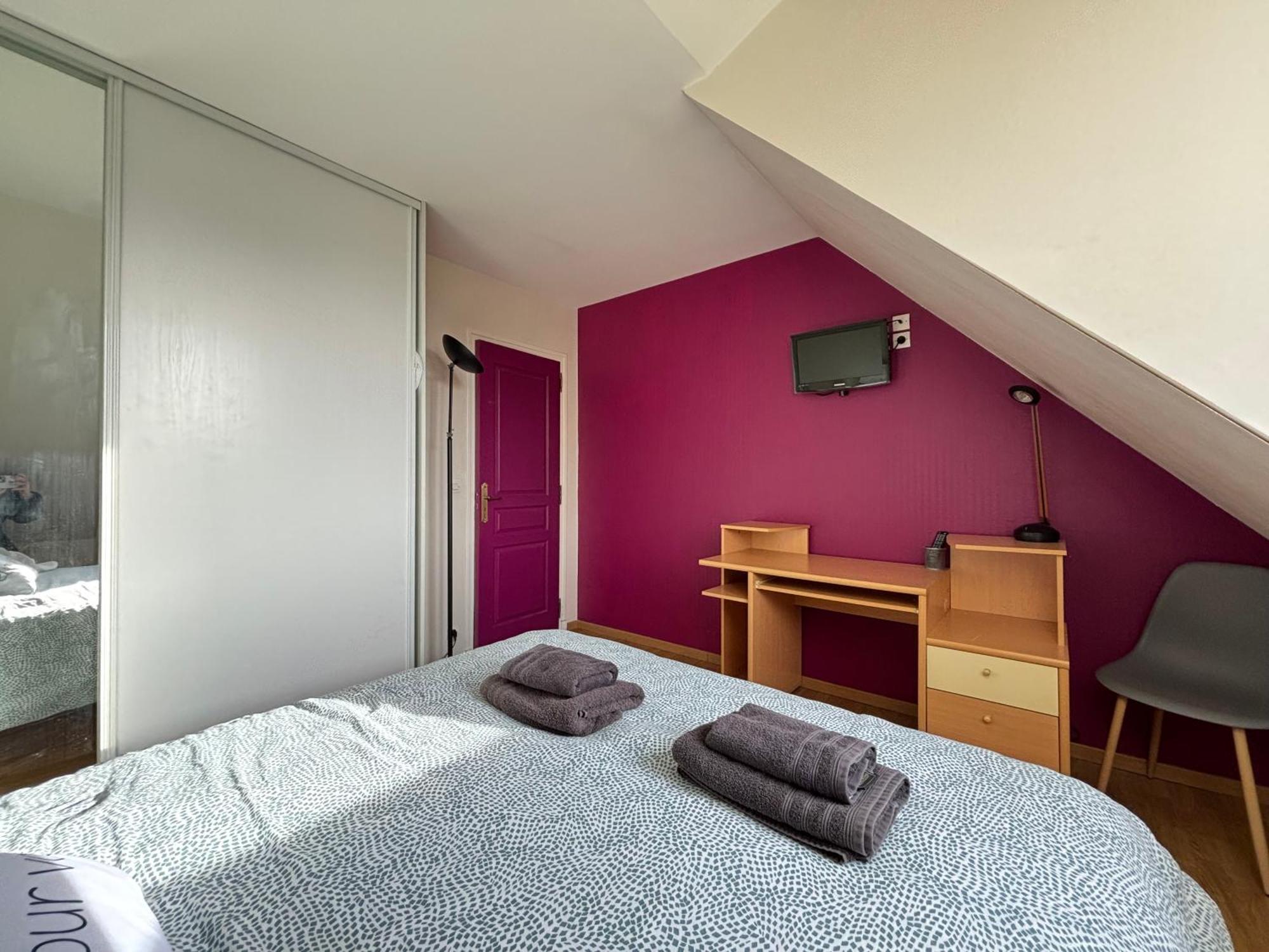 Maison Arromanches: Spacious 5-Bedroom with Garden, Near Beach Tracy-sur-Mer Exterior photo